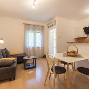 Piccola Pineta Apartment Pula